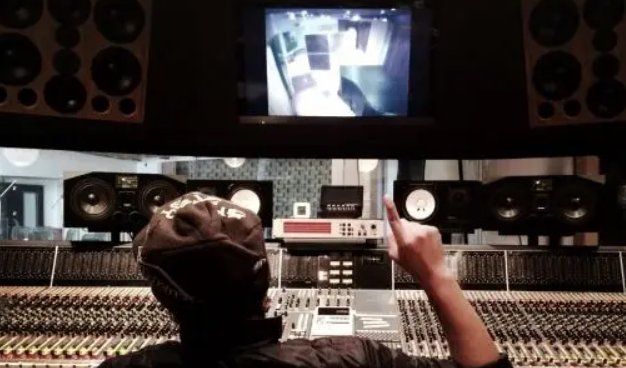 音樂制作人和編曲有什么區(qū)別？